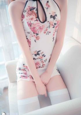 把裙子脱了趴好屁股翘起来打_国产剧免费观看